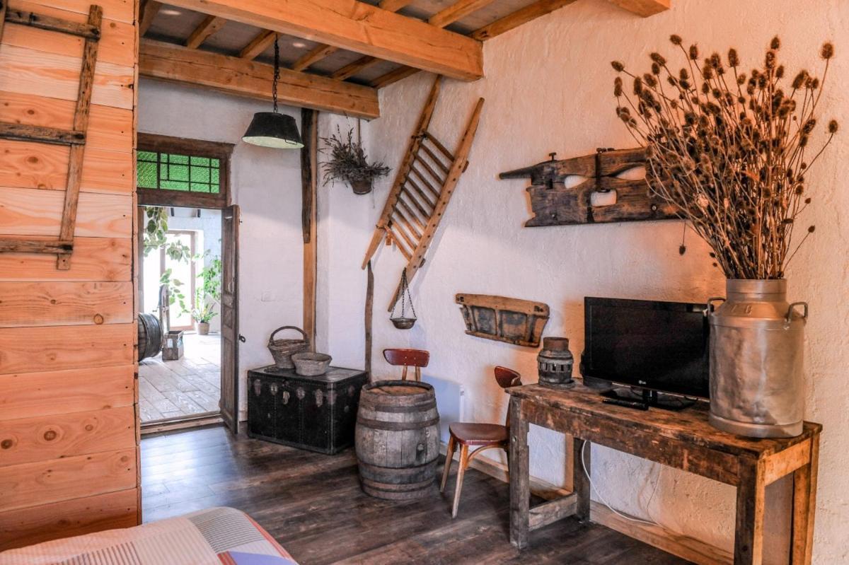Le Moulin De Chamambard Otel Saint-Denis-les-Bourg Dış mekan fotoğraf
